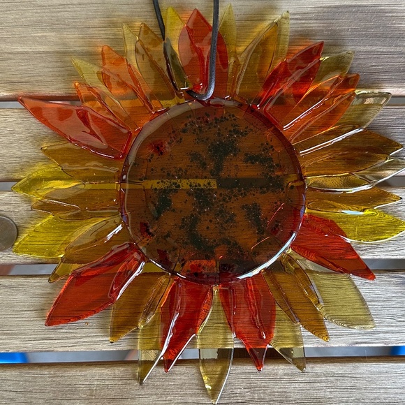 Fused glass sun catcher or wall hanging - 8x8 inches - sunflower - HANDMADE - Picture 5 of 6